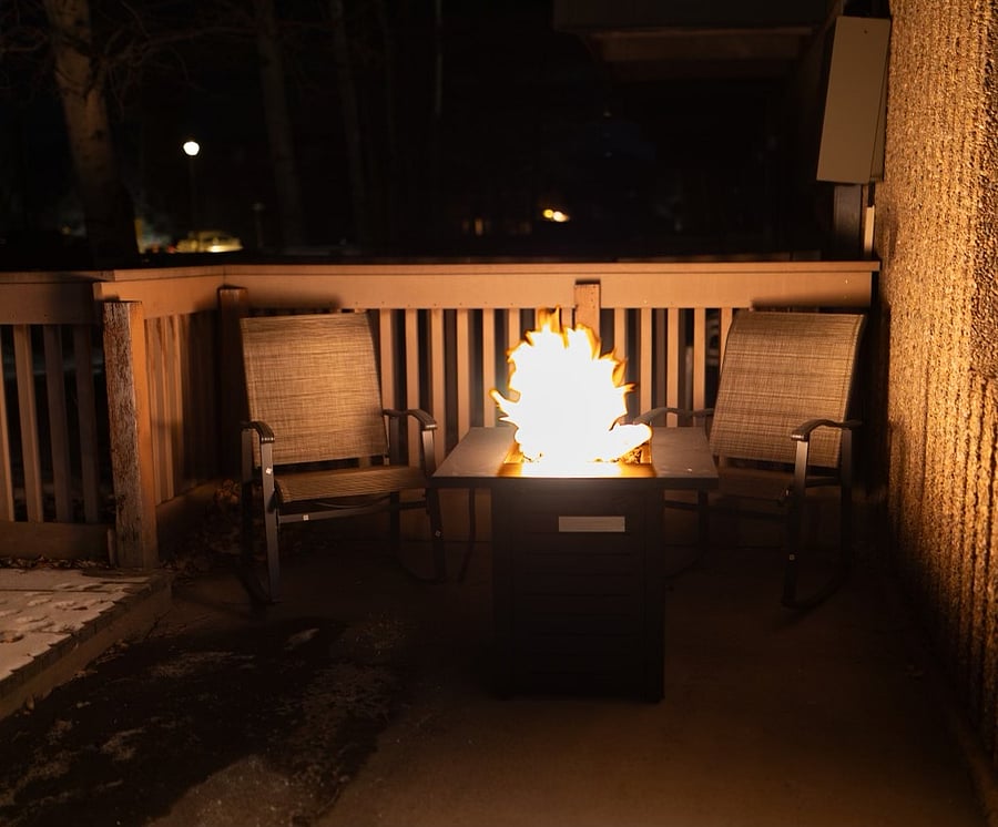 Enjoy a lovely firepit with your beverage of choice. Gas provided.
