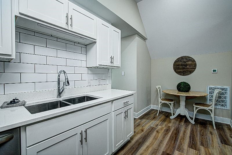 Eat In Kitchen