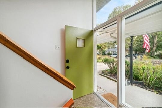 Furnished Finder property 611887_1 photo 18