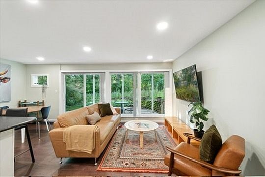 Furnished Finder property 611887_1 photo 3