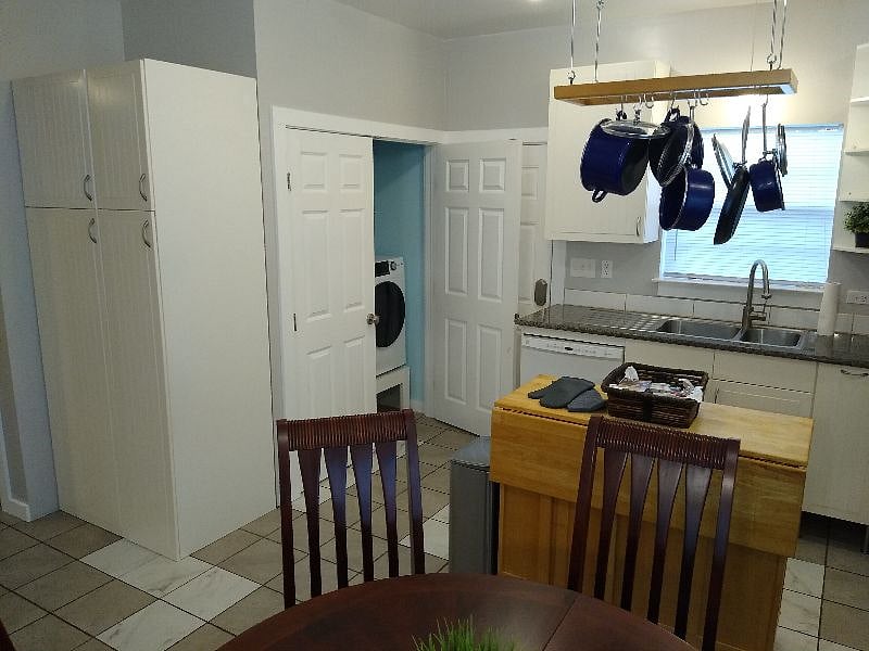 Furnished Finder property 611951_1 photo 3