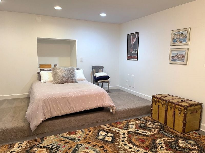 Queen size bed
