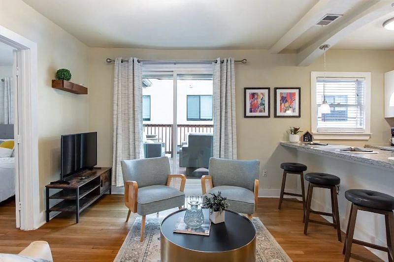 Furnished Finder property 612021_1 photo 3