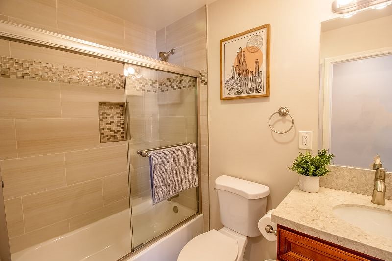 Full bathroom (1)