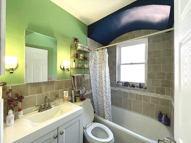 The Barhroomcertainly economic with space, but Ive made sure you have half of the storage space in the medicine cabinet and under the sink.