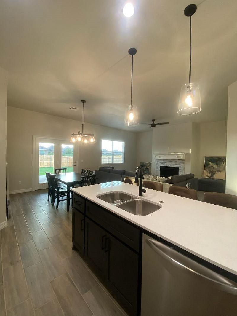 Furnished Finder property 612125_1 photo 3