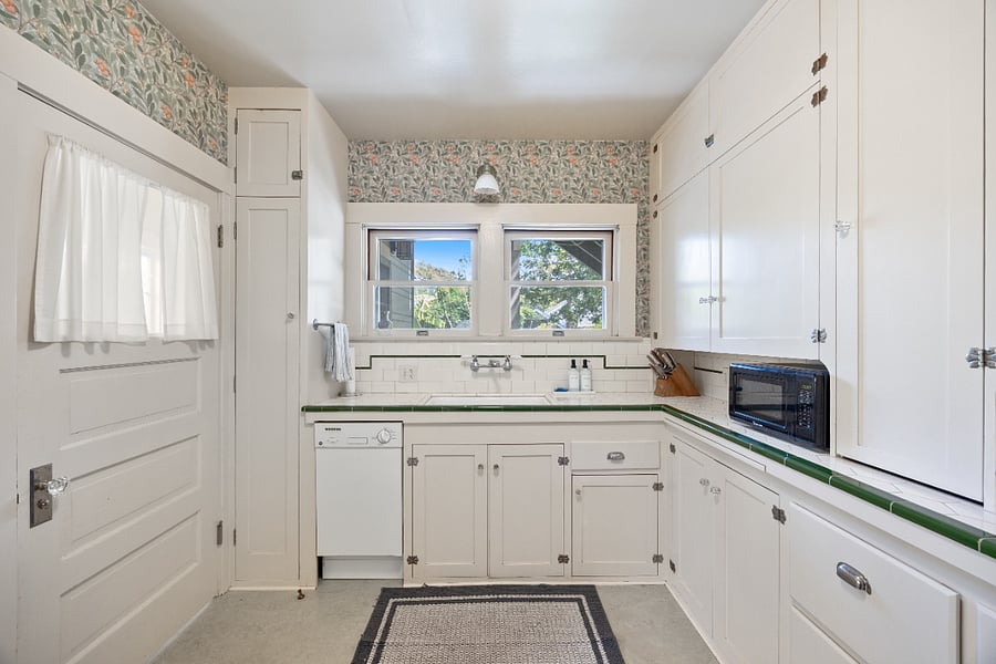Furnished Finder property 612282_1 photo 14