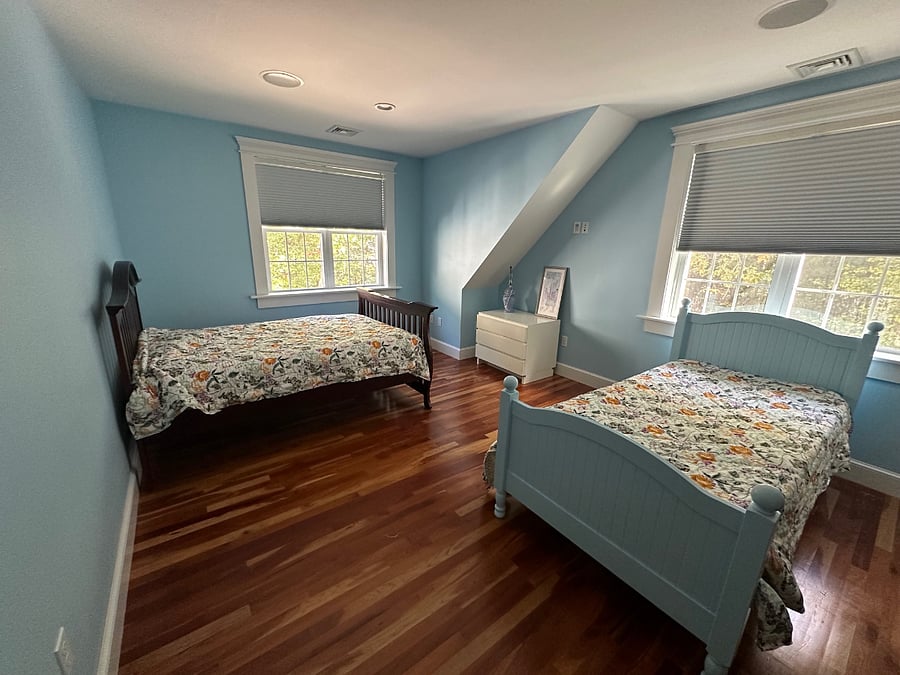 Full Bed and Twin Bedroom
