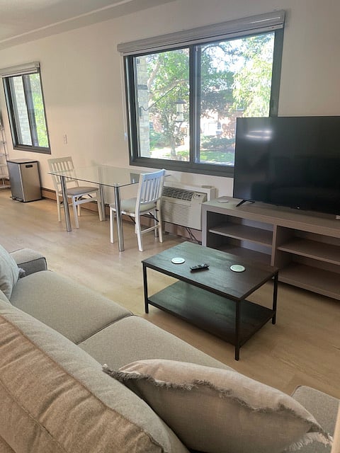 Furnished Finder property 612394_3 photo 9