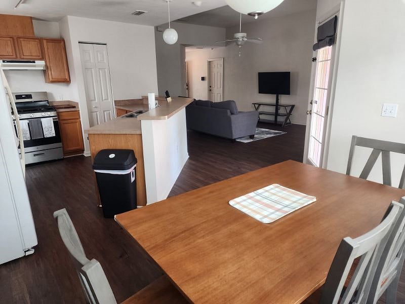 Furnished Finder property 612437_1 photo 4