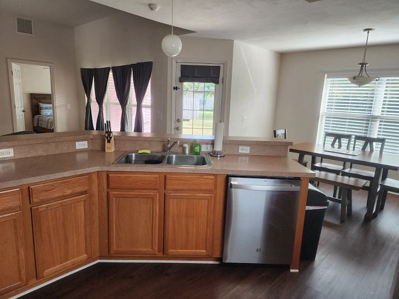 Furnished Finder property 612437_1 photo 7