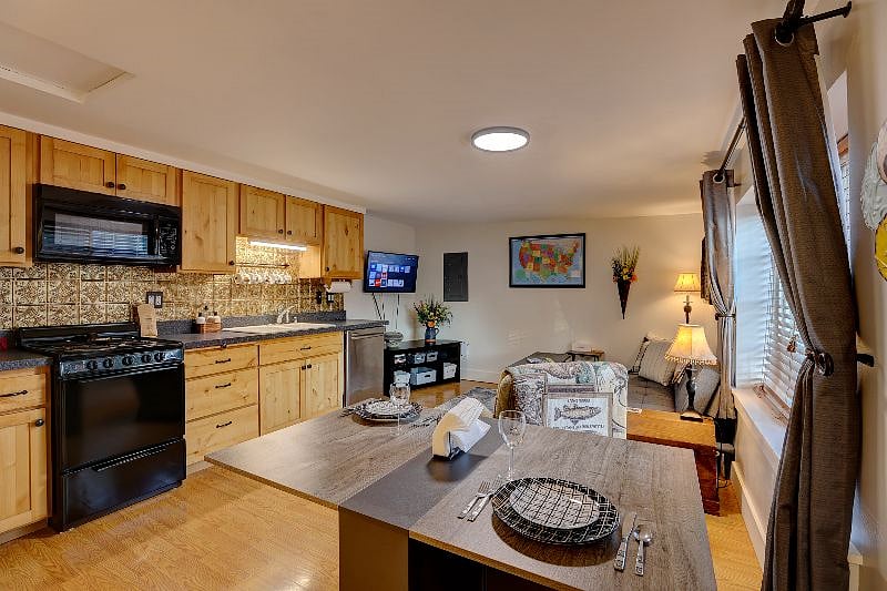 Furnished Finder property 612525_1 photo 17