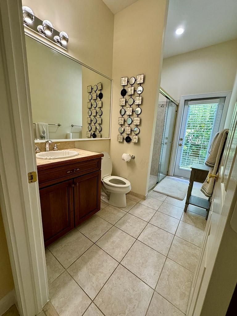 Shared bath for Bedroom #1 & #2