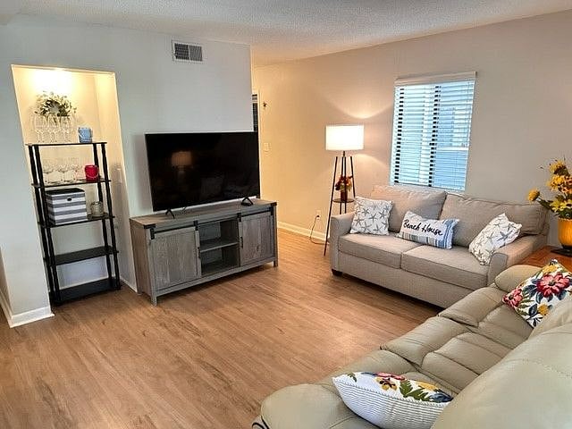 Furnished Finder property 612628_1 photo 4