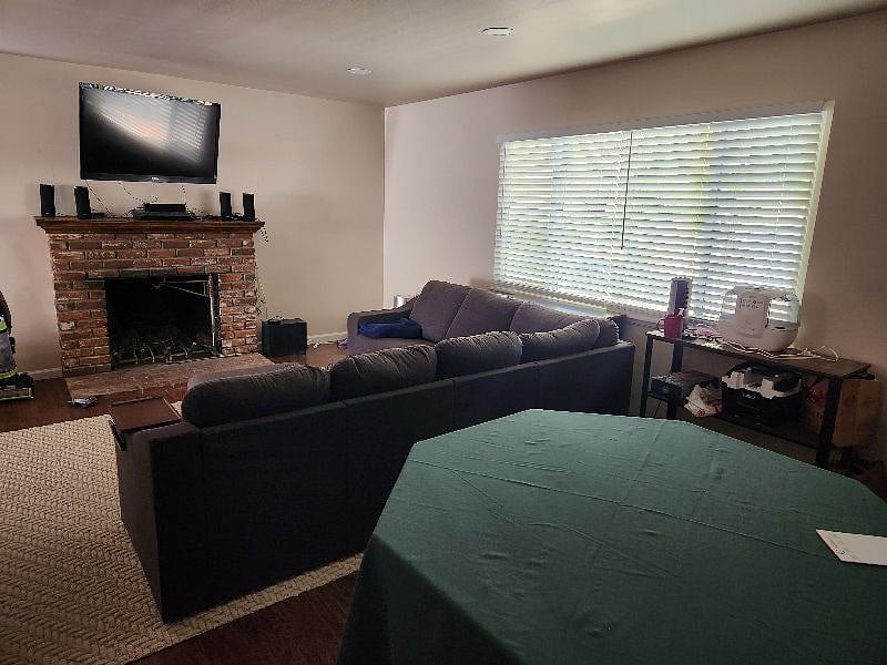 Living room + TV