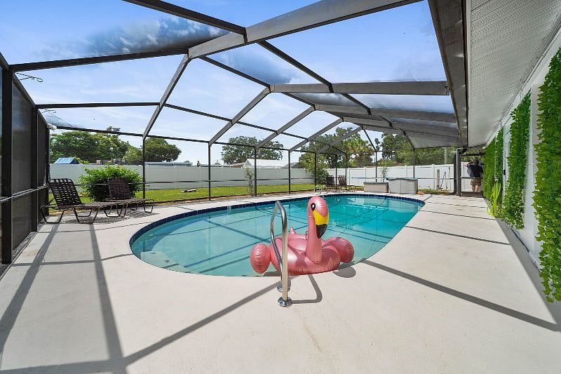 Furnished Finder property 612678_1 photo 28