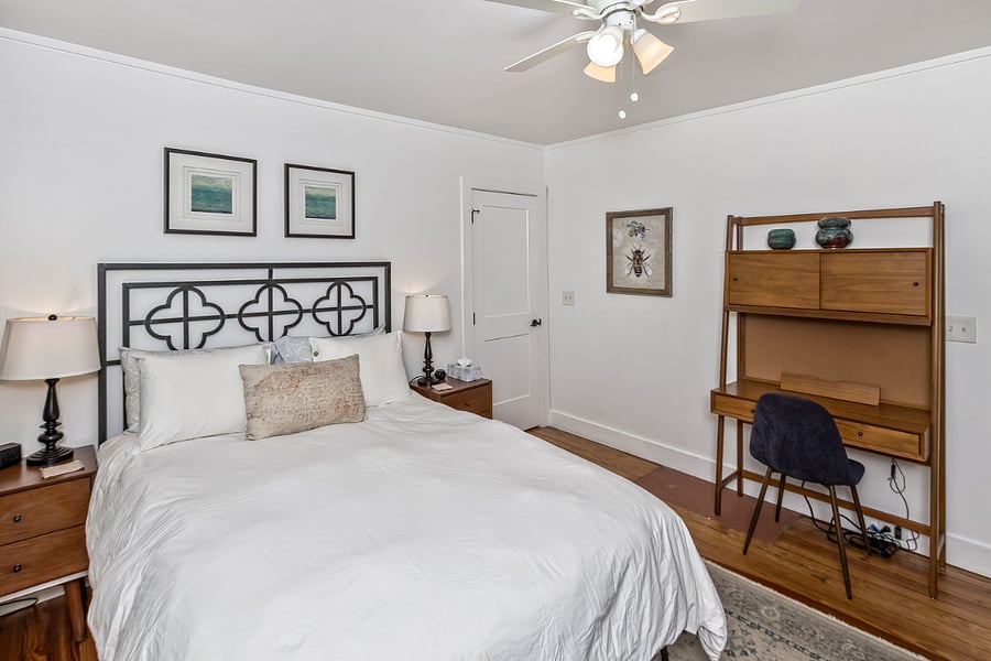 Queen Bedroom