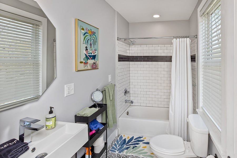 Queen Bedroom Bathroom 
