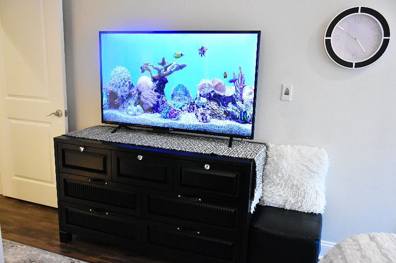 Wifi and smart tv with tons of viewing options.