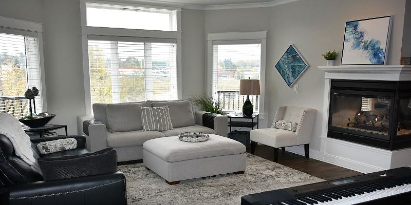 Shared...living room - gas fireplace - view of Totem Lake!
