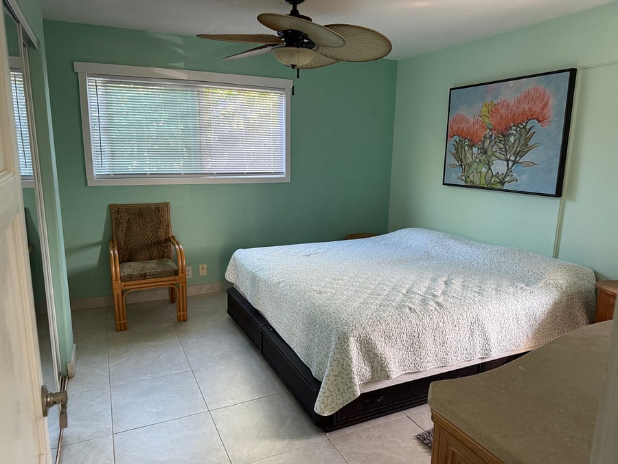 King Bed (with 2' mattress topper)  or 2 XL Twin Beds