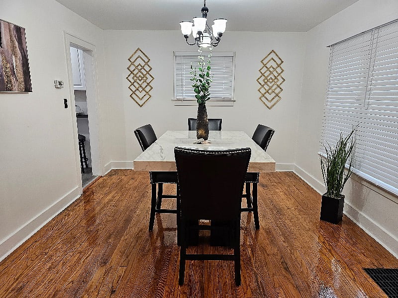 Shared dining room
