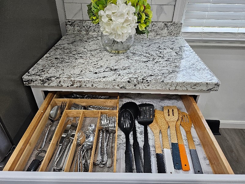 Flatware & Cooking utensils
