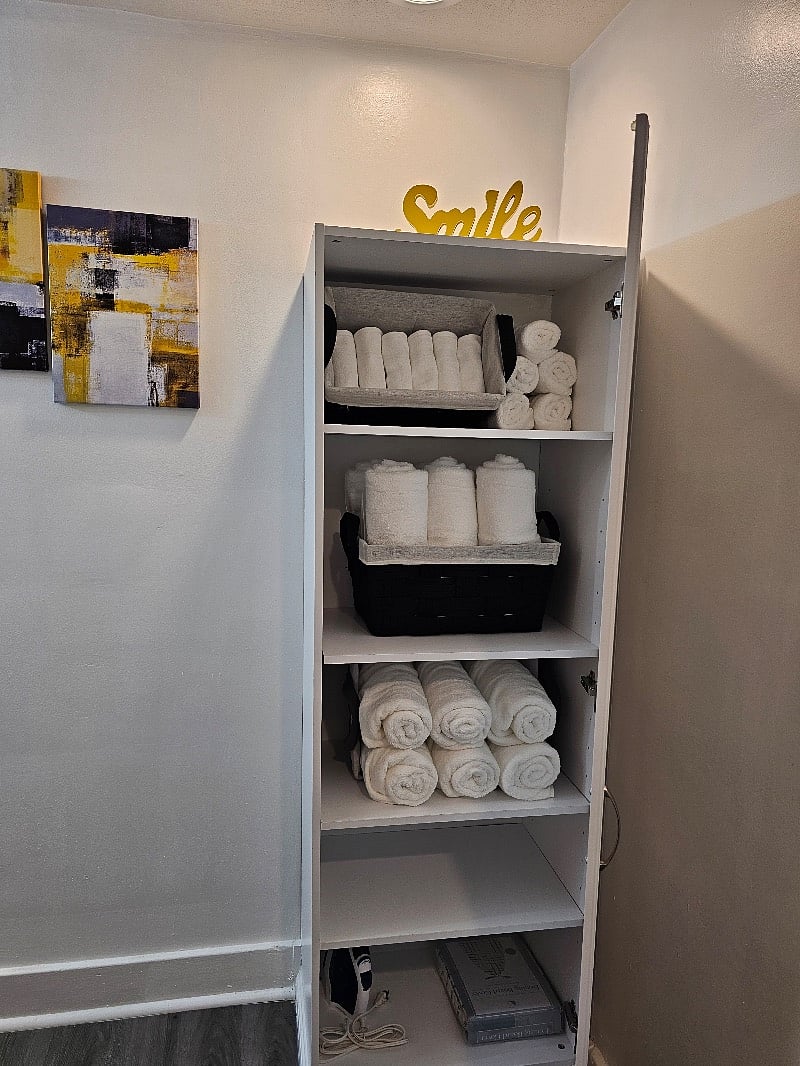 Bathroom linen cabinet