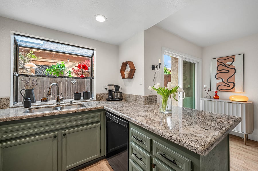 Furnished Finder property 613512_1 photo 24