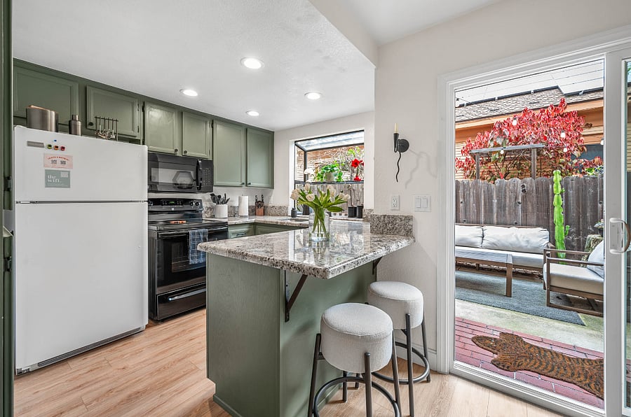 Furnished Finder property 613512_1 photo 21
