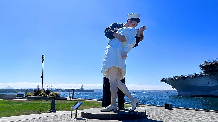 USS Midway Museum: 10min distance