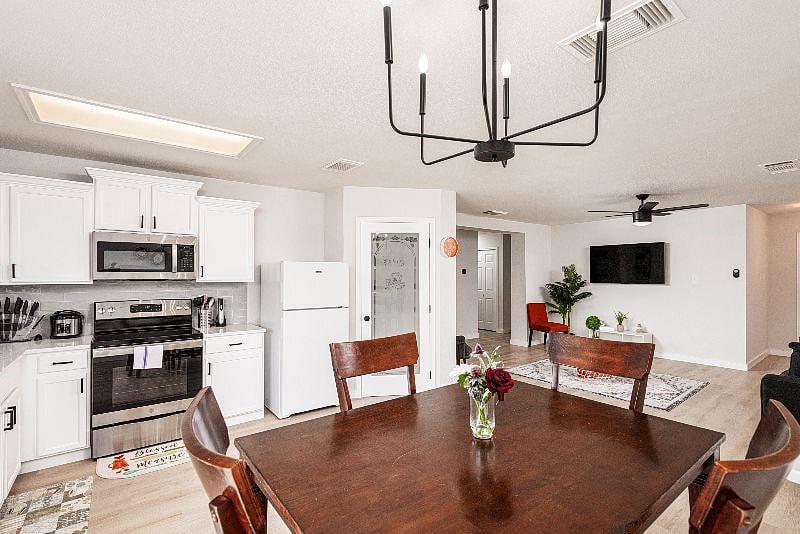 Furnished Finder property 613568_1 photo 22