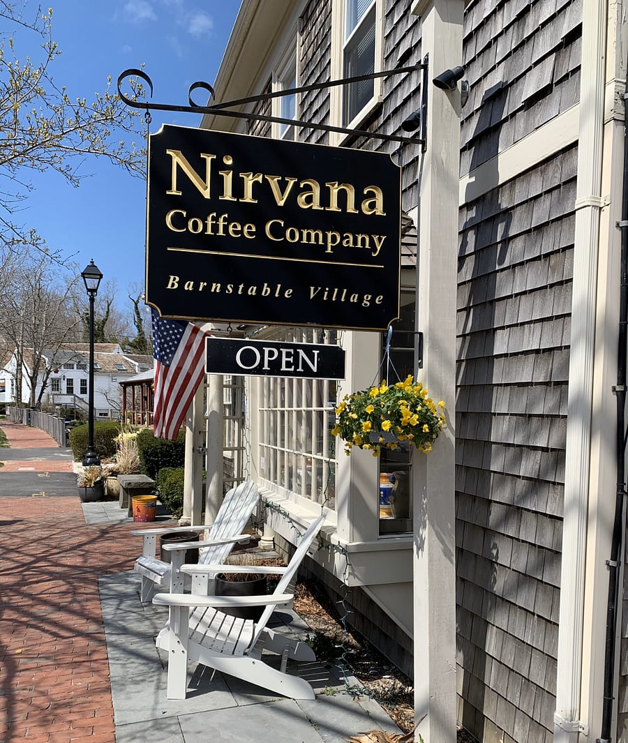 Leisurely 10 min stroll to Barnstable's charming town center bustling with dining spots, cafes, galleries, and the beloved Barnstable Market.