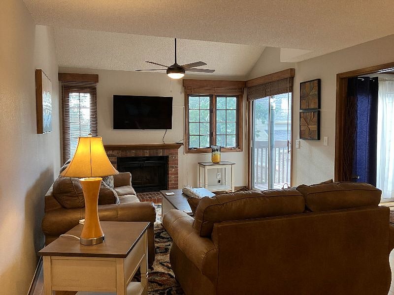 Living Room with fireplace