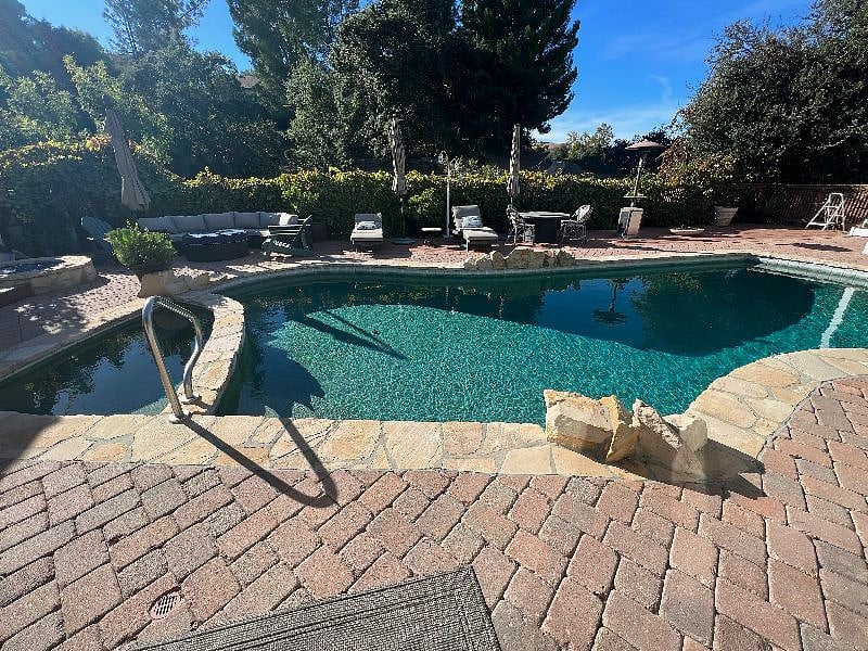 Furnished Finder property 613914_2 photo 17