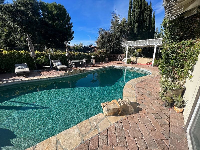 Furnished Finder property 613914_3 photo 15