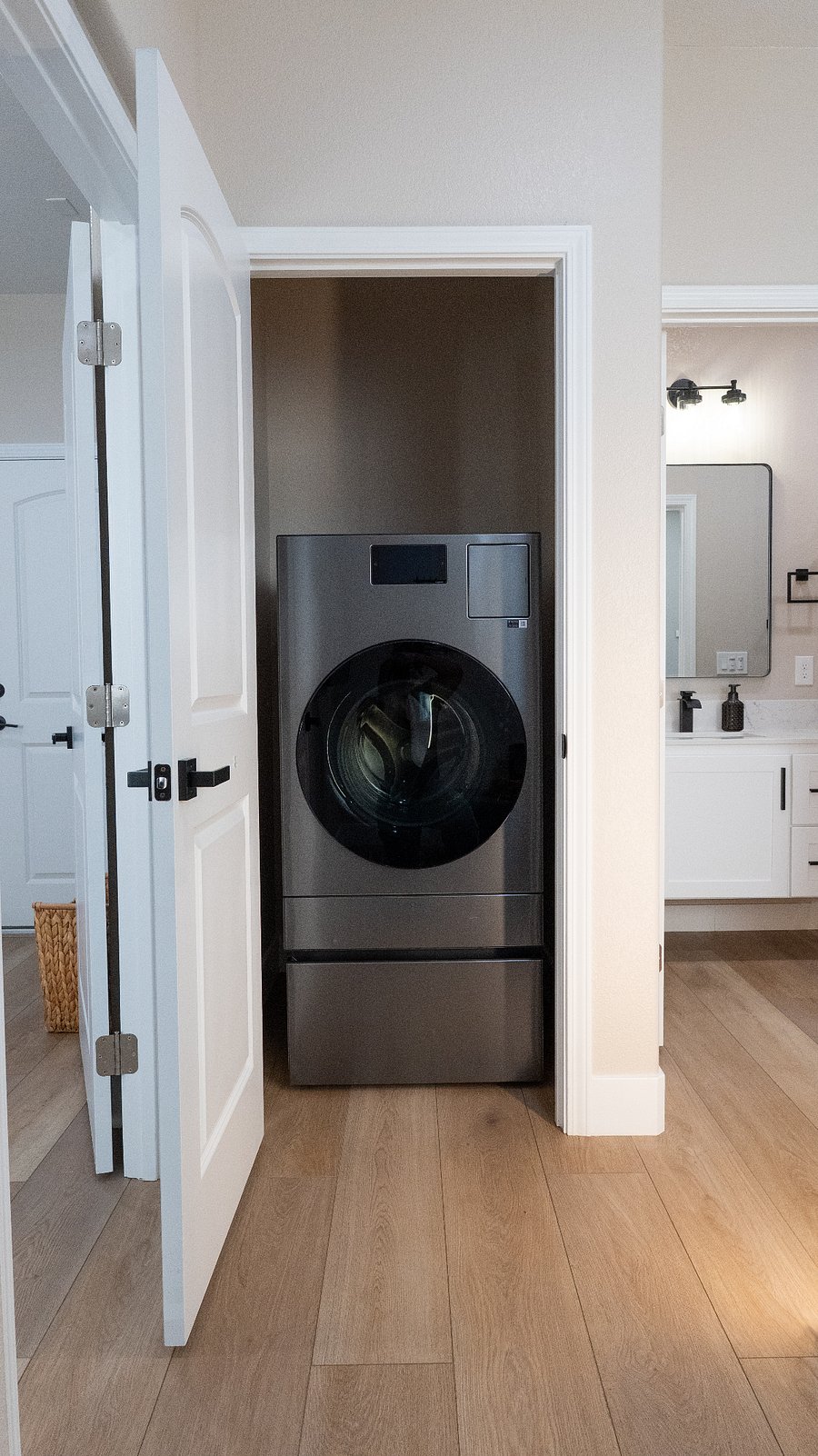 Samsung AI Bespoke All-in-One Washer/Dryer Combo
