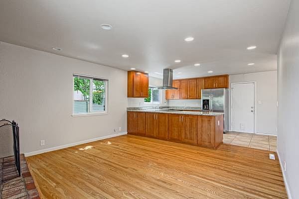 Furnished Finder property 614103_1 photo 3