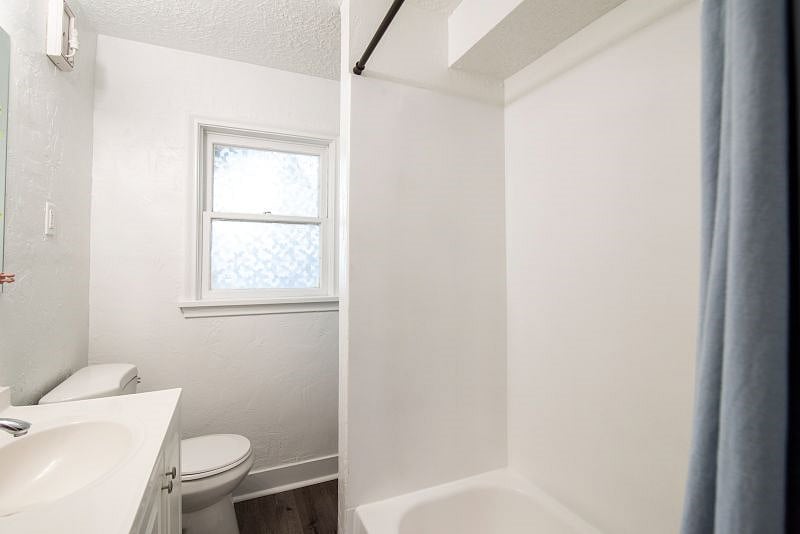 Bathroom with Shower / Tub
