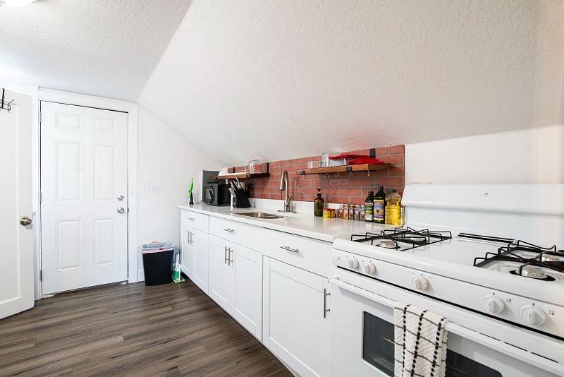 Furnished Finder property 614154_2 photo 9