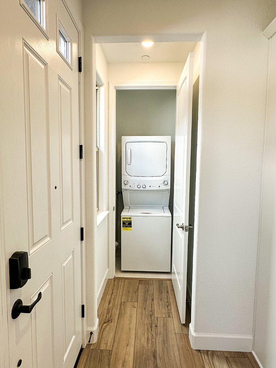 In-unit washer/dryer