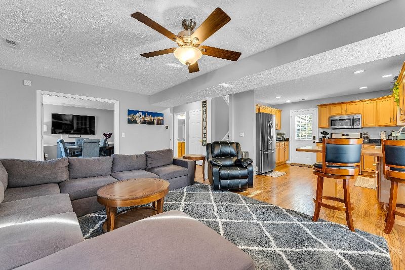 Furnished Finder property 614158_1 photo 3