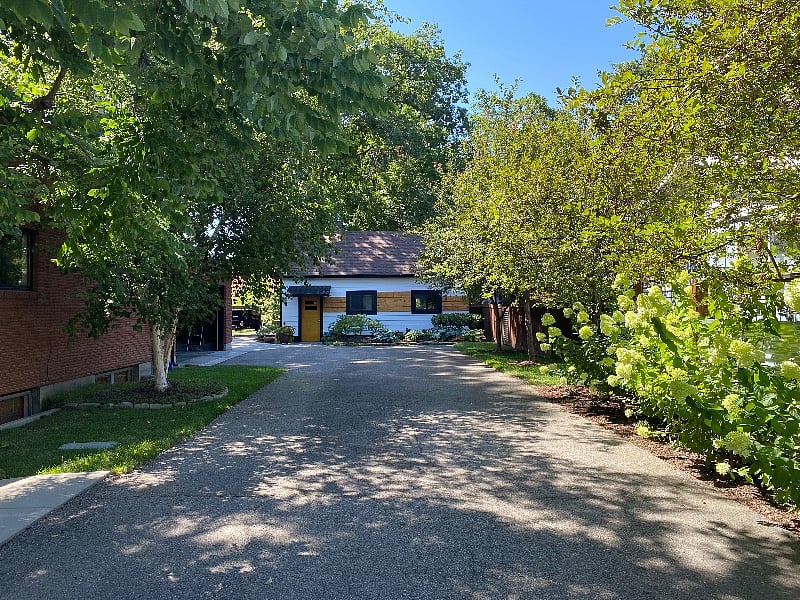 this is the view of the cottage from the end of the driveway.