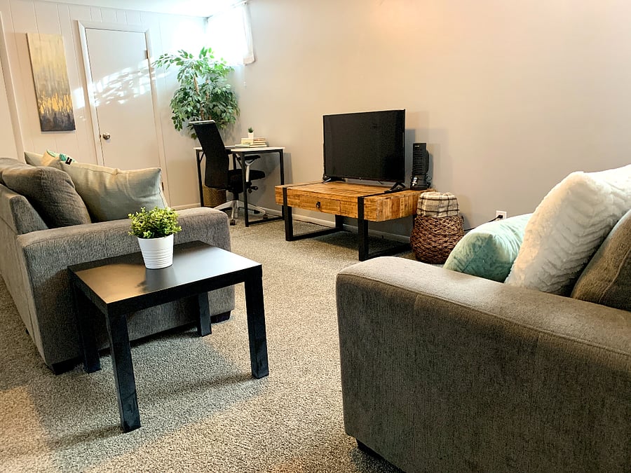 Spacious living and workspace 