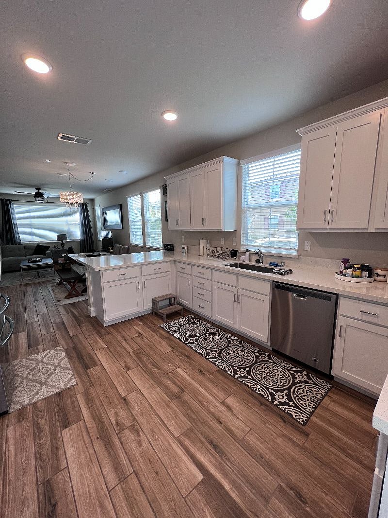 Full Shared Kitchen