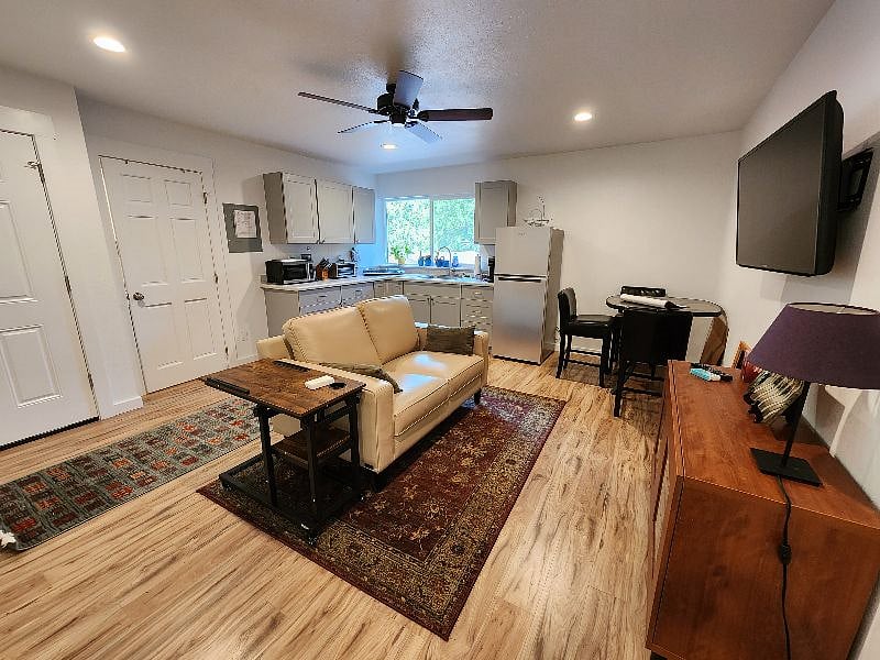 Furnished Finder property 614494_1 photo 4