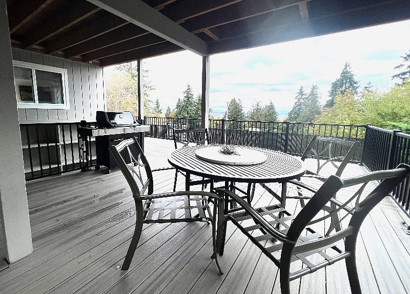Private Covered Patio with Seating and Gas BBQ