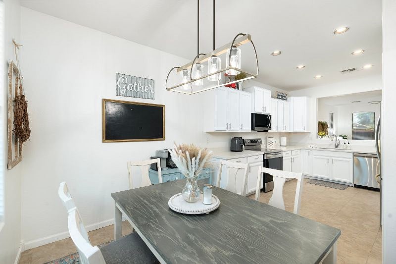 Furnished Finder property 614750_1 photo 13