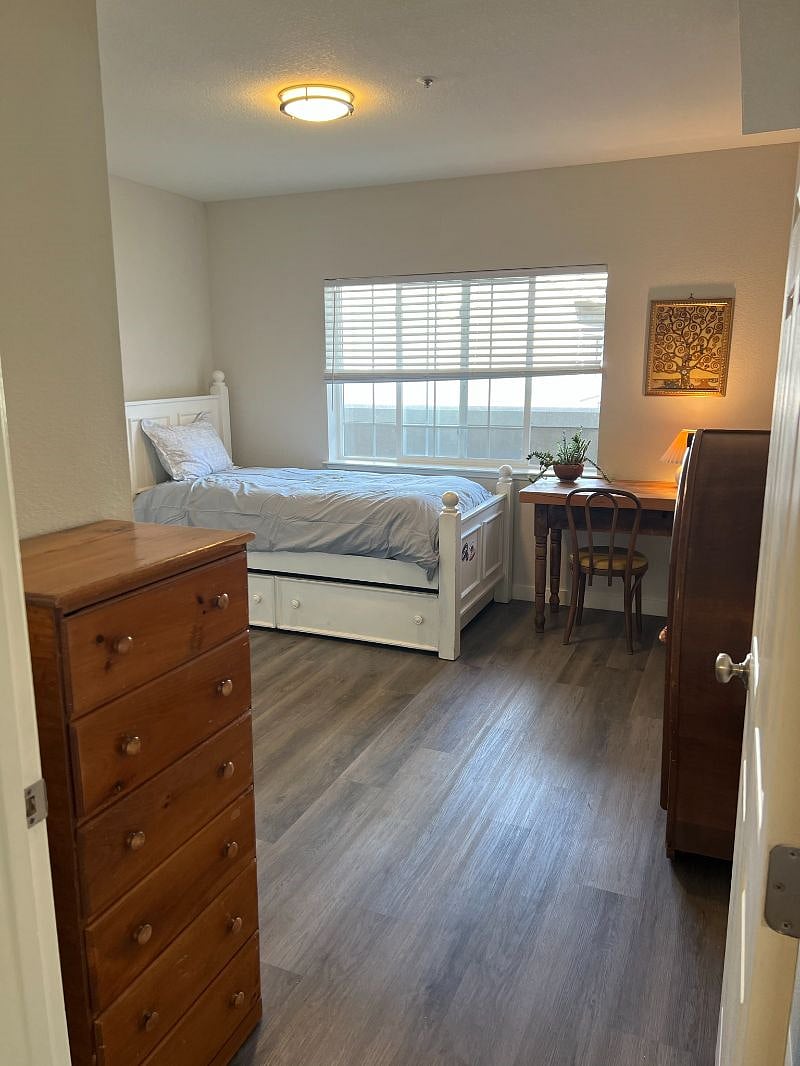 Trundle bed