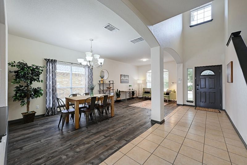 Furnished Finder property 614963_1 photo 3
